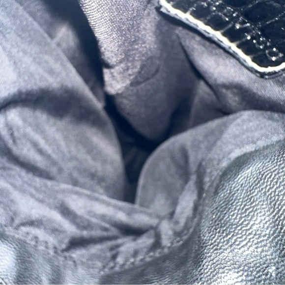 Treviso Hobo Women's Handbag - Picture 10 of 11